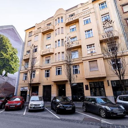 Stylish Central Apartment Budapest Exterior photo